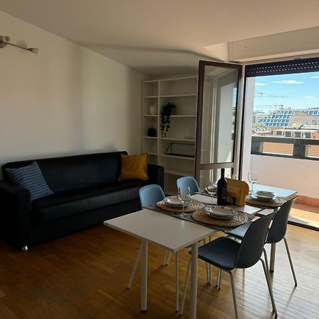 Appartamento Isola- Attico Con Balcone Milano Esterno foto