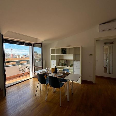 Appartamento Isola- Attico Con Balcone Milano Esterno foto