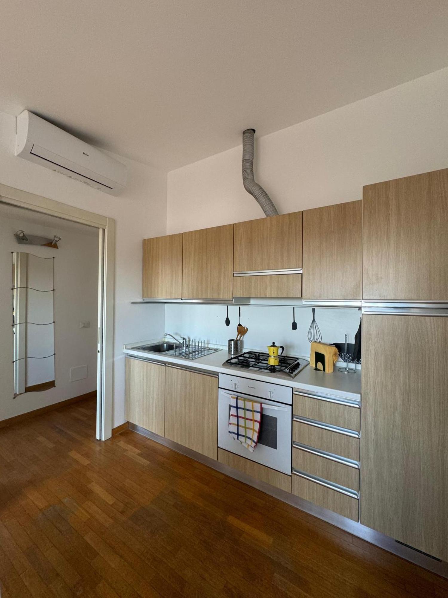 Appartamento Isola- Attico Con Balcone Milano Esterno foto