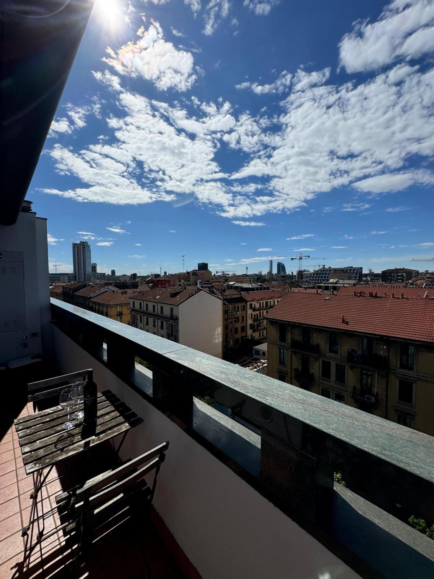 Appartamento Isola- Attico Con Balcone Milano Esterno foto