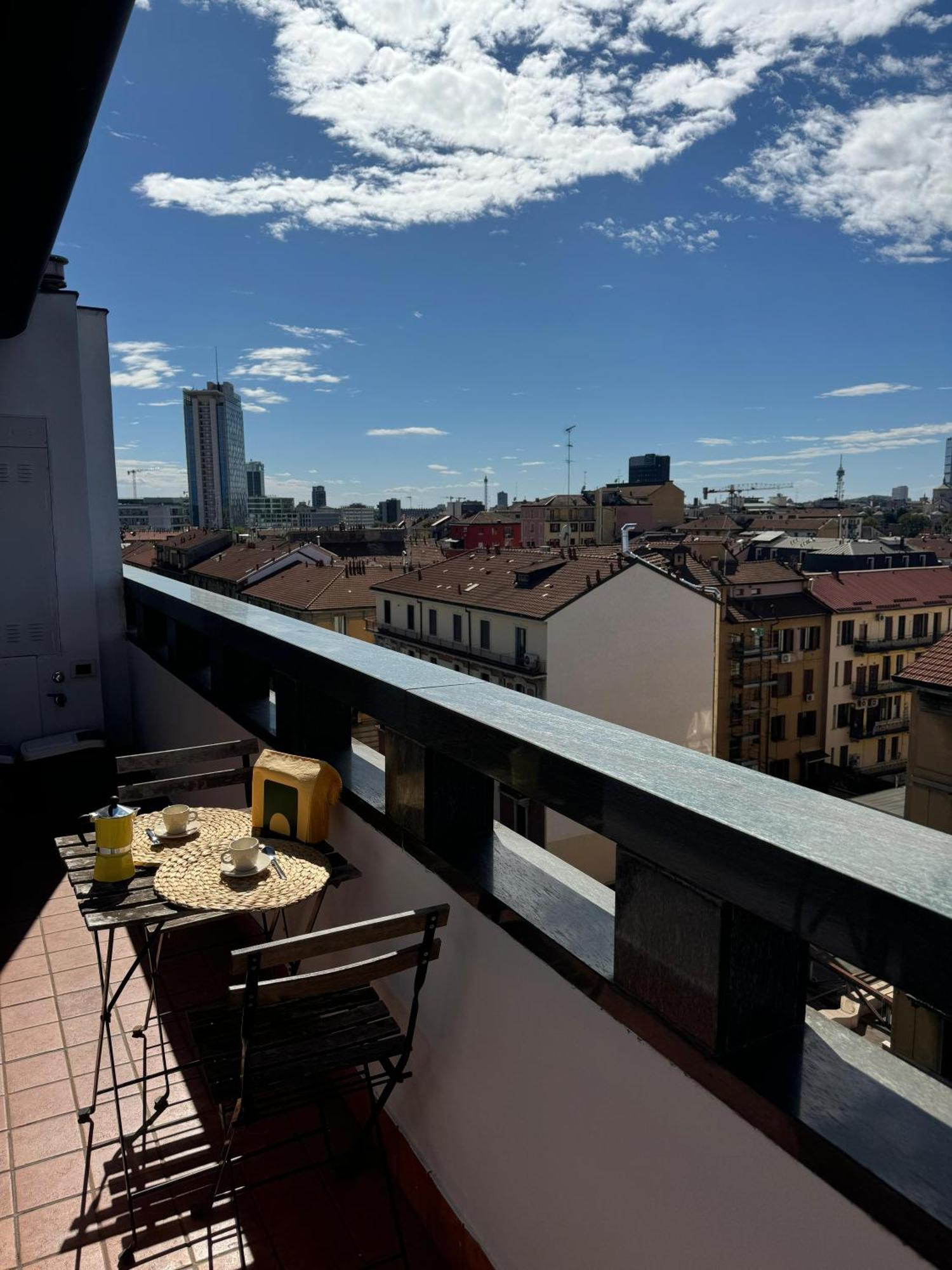 Appartamento Isola- Attico Con Balcone Milano Esterno foto