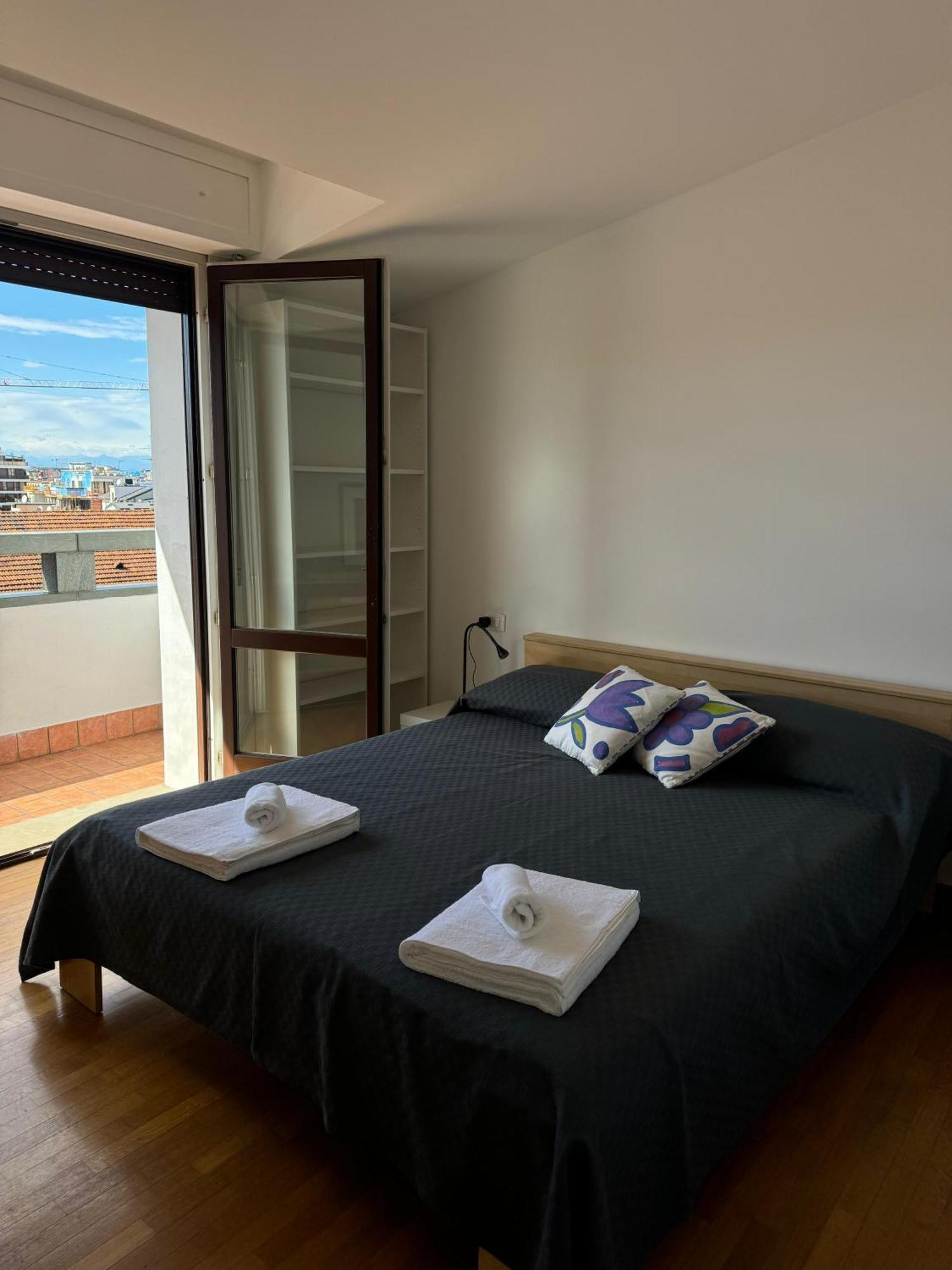 Appartamento Isola- Attico Con Balcone Milano Esterno foto