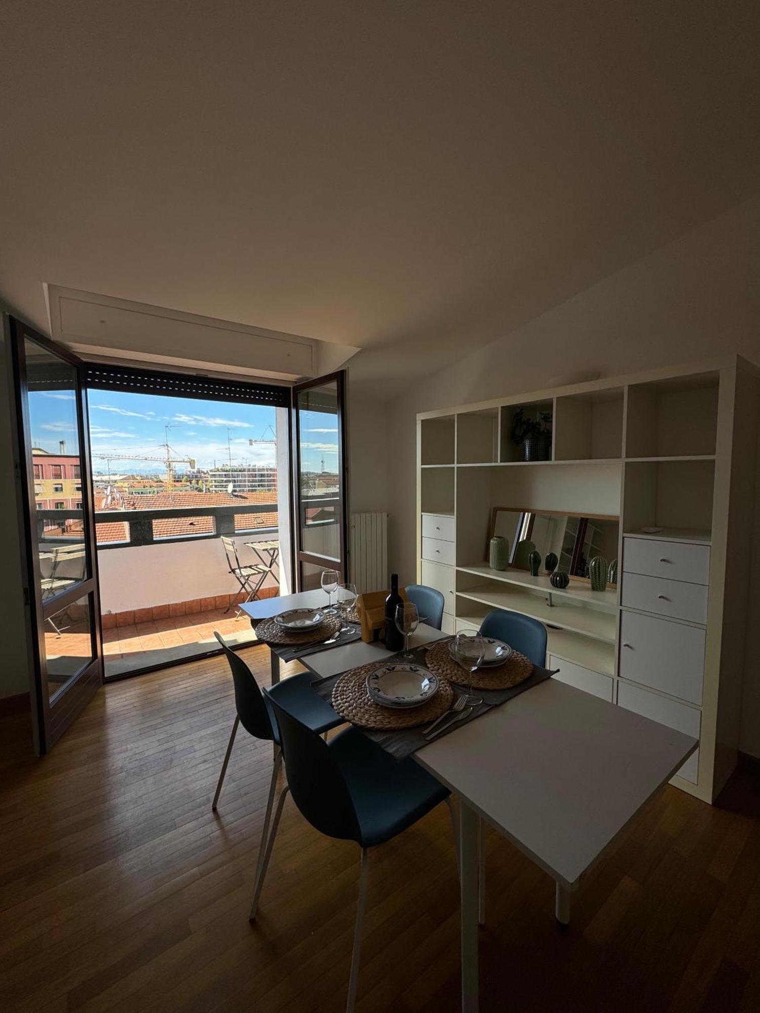 Appartamento Isola- Attico Con Balcone Milano Esterno foto